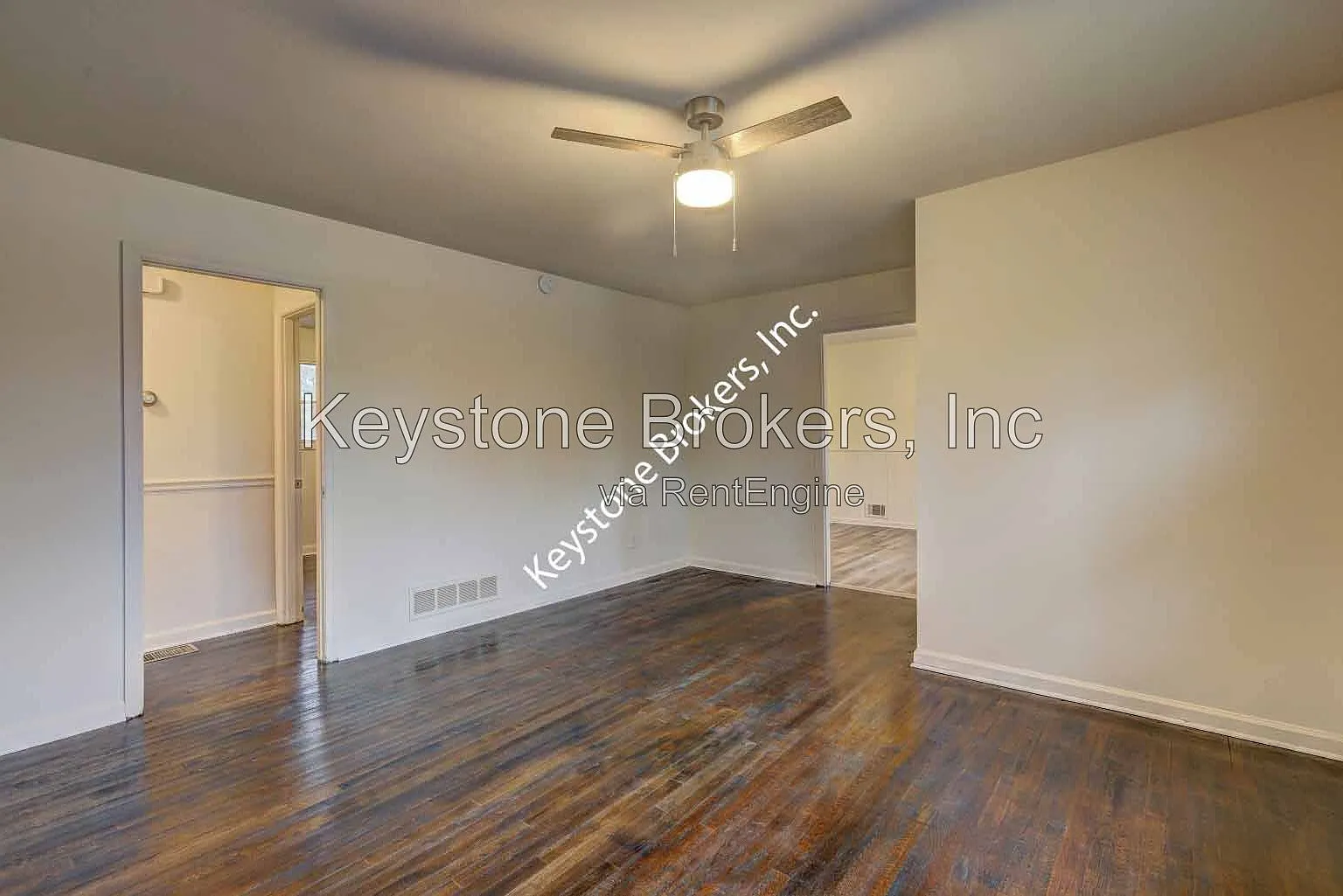 3 bed, 1.0 bath, 1128 sqft, $1,425 — Photo 3