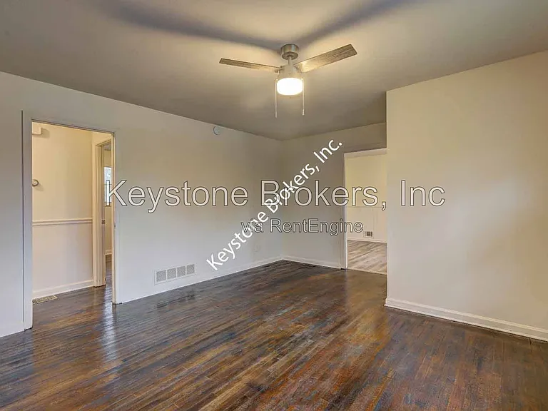 4624 Wesley Dr — Photo 3
