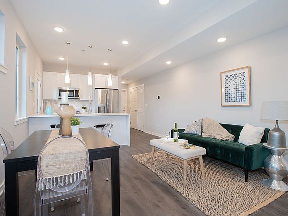 4th image of 1534 Ridge Ave #502