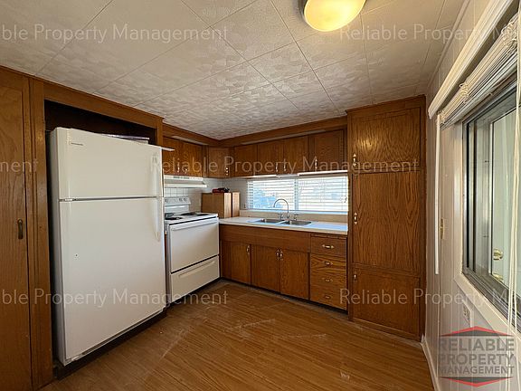 3rd image of 190 N Adam Dr