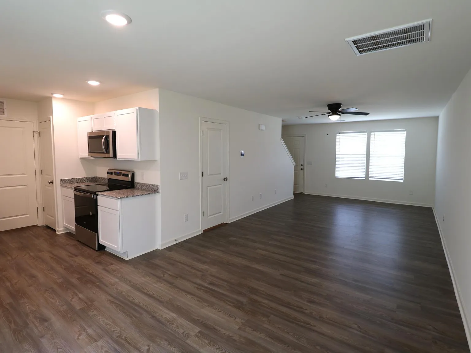 3 bed, 2.5 bath, $1,795 — Photo 3