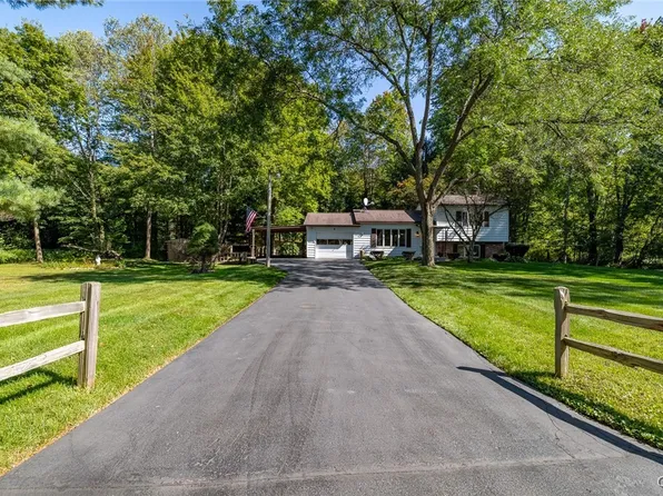 2 Butterfield Dr, Kirkville, NY 13082