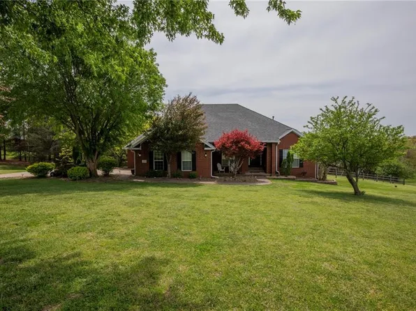 14198 Rolling Hills Dr, Bentonville, AR 72712