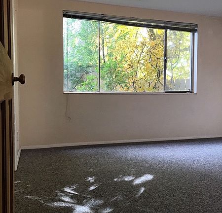 2nd image of 615 N G St