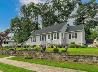 224 Lake Shore Dr, Lake Hiawatha, NJ 07034