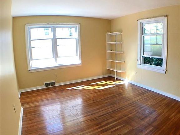5th image of 641 Oakmont Ave