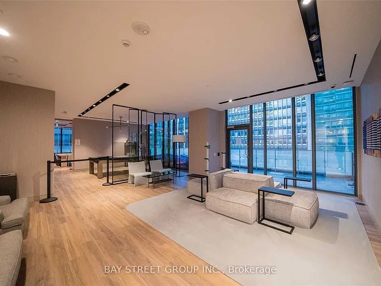 25 Richmond St E #804 — Photo 12
