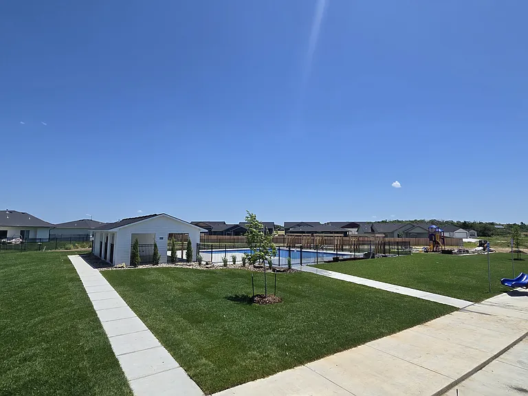 472 Long Path Ct — Photo 31