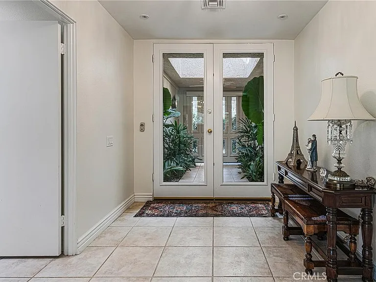 19 Cornell Dr — Photo 3