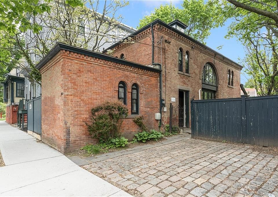 1st image of 369 Thayer St