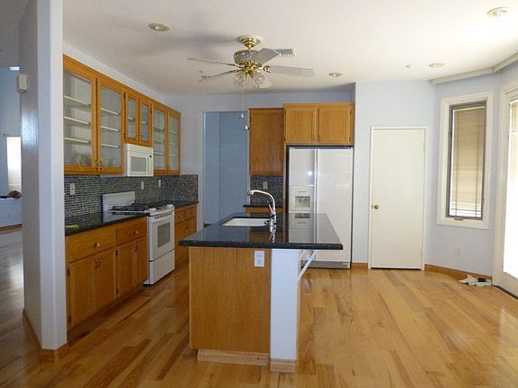 4th image of 5066 Saint Albert Dr