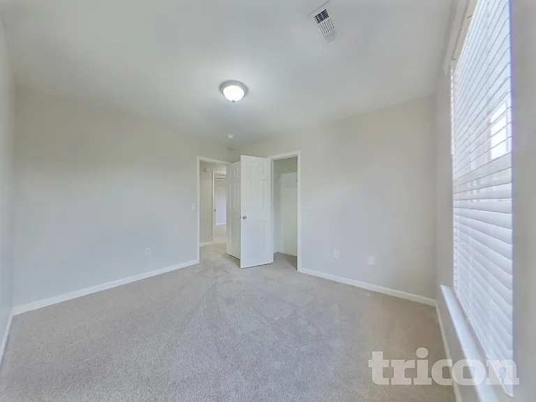 519 Barn Swallow Dr — Photo 12