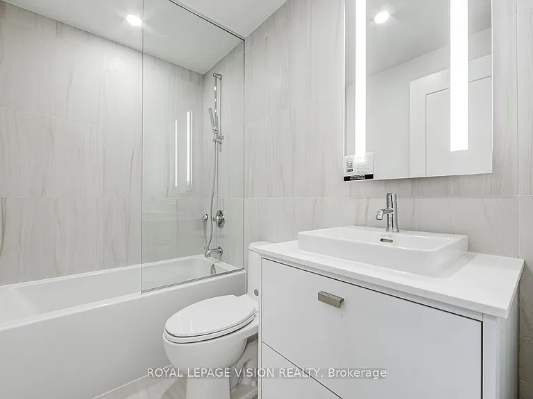 858 Dupont St #716 — Photo 16