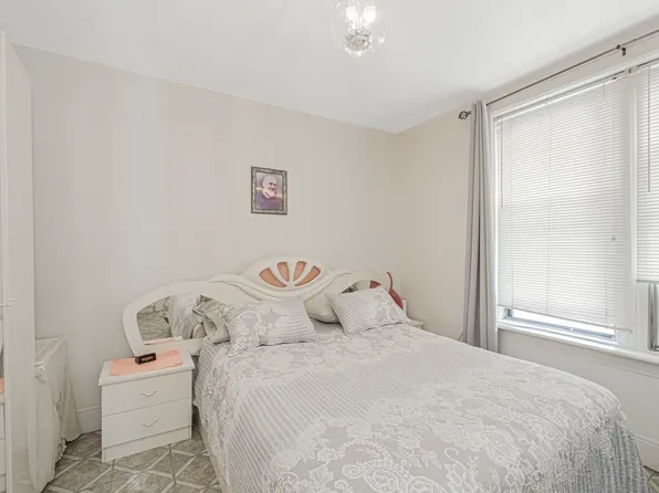 59 Bay 22nd Street image 14 of 18