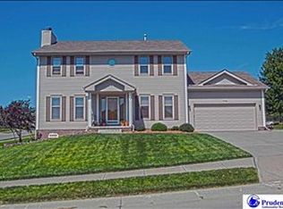 17336 Franklin Dr, Omaha, NE 68118