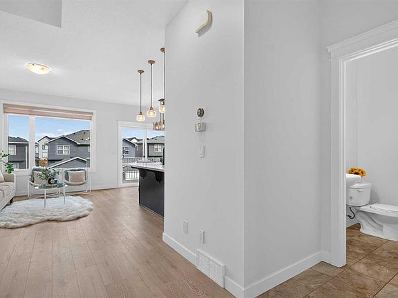 4th image of 39 W Evanscrest Way NW