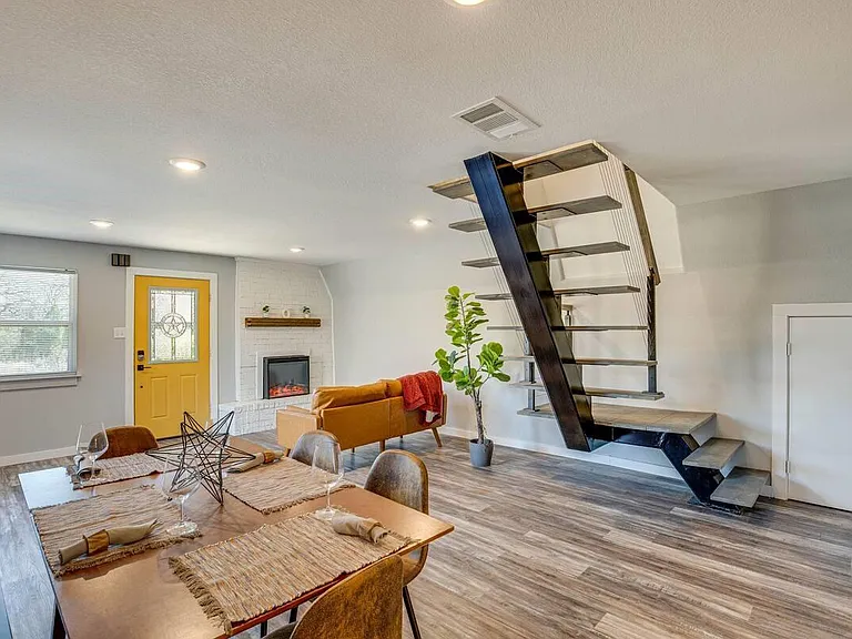 5248 Sam Houston Dr — Photo 3