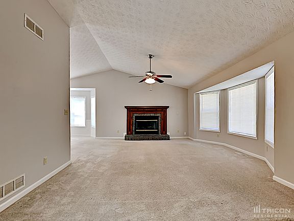 3rd image of 966 Trestle Ct