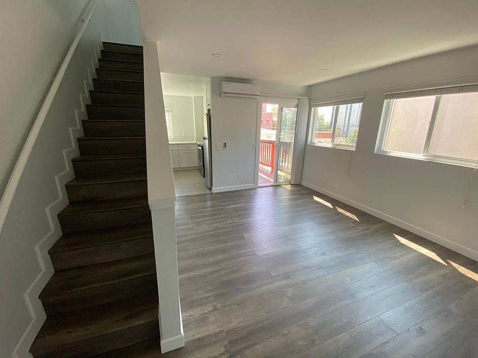 2nd image of 202-4120 3rd Ave #202