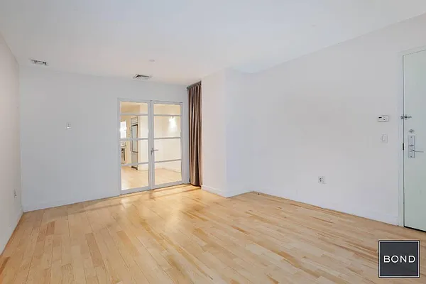 Sold by Bond New York | media 22