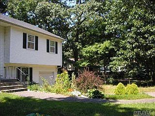 2nd image of 82 Margaret Dr