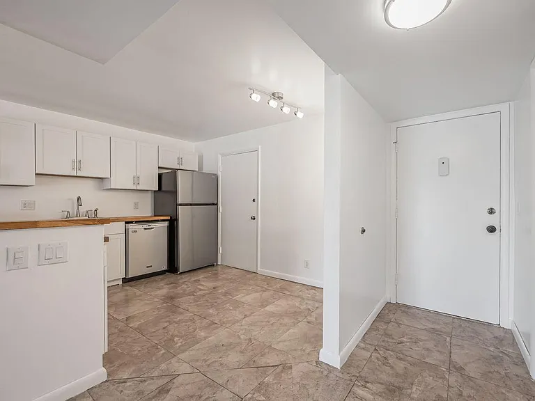 22605 SW 66th Ave #206 — Photo 4