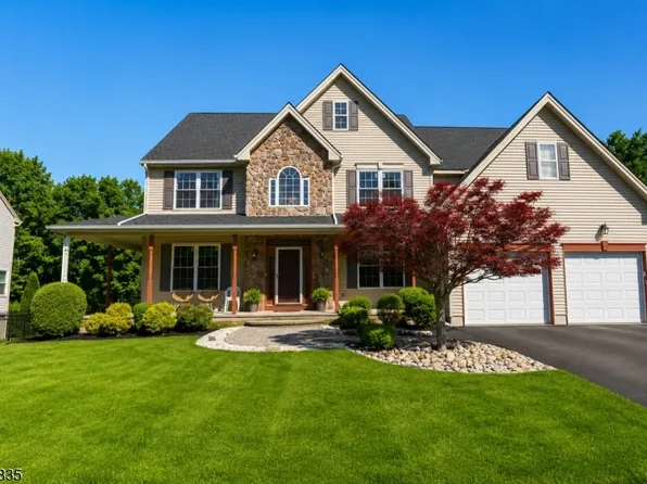 30 Rue Chagall, Franklin Twp., NJ 08873