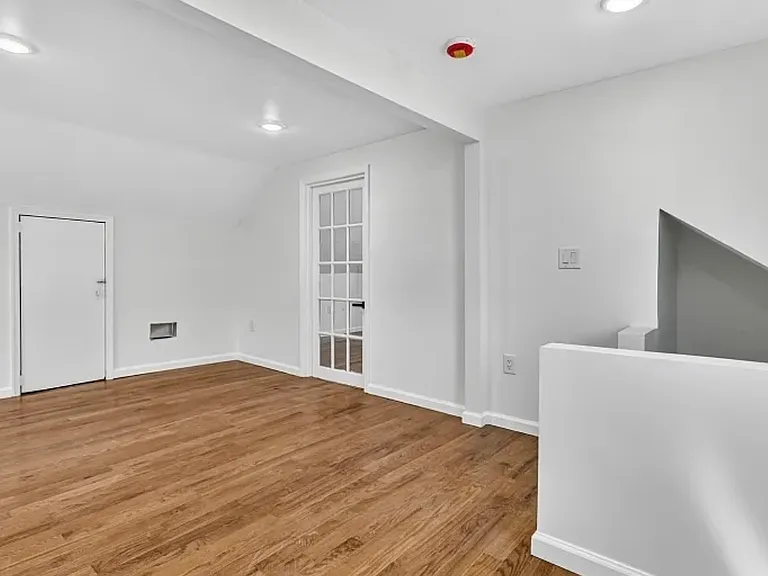 562 Tremont Ave — Photo 4
