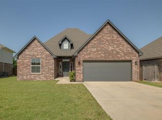 17593 Walnut Creek Rd, Edmond, OK 73012