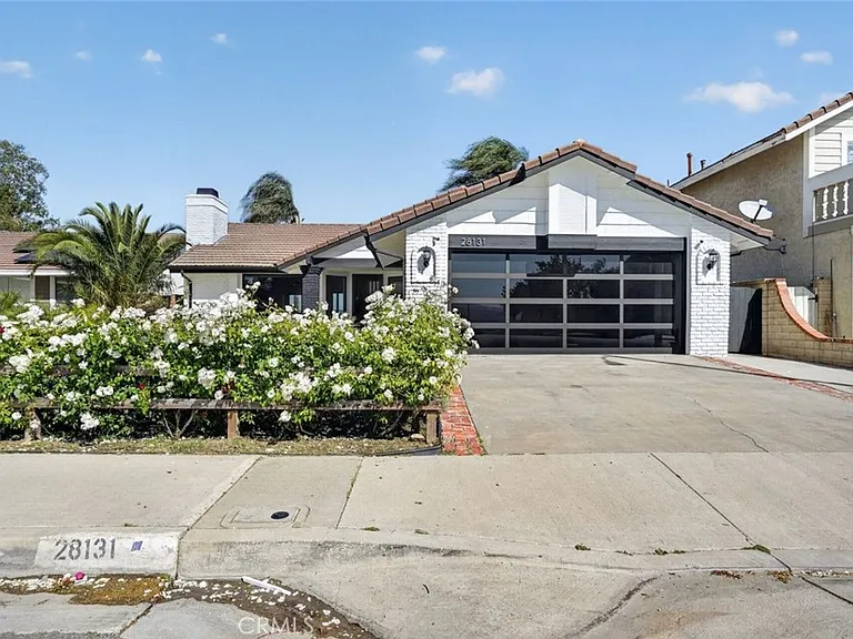 28131 Florence Ln — Photo 1