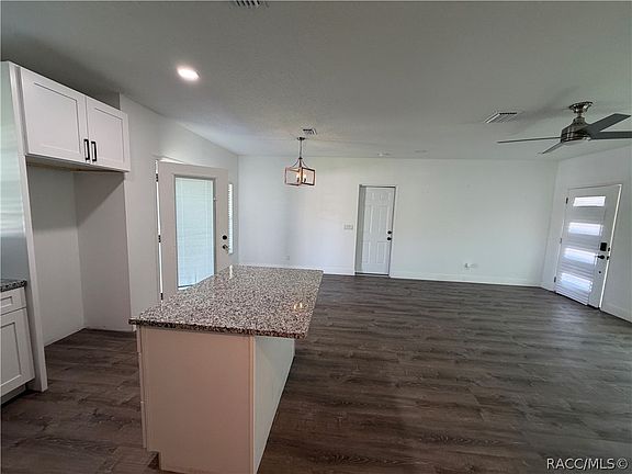 4th image of 5737 N Claremont Dr