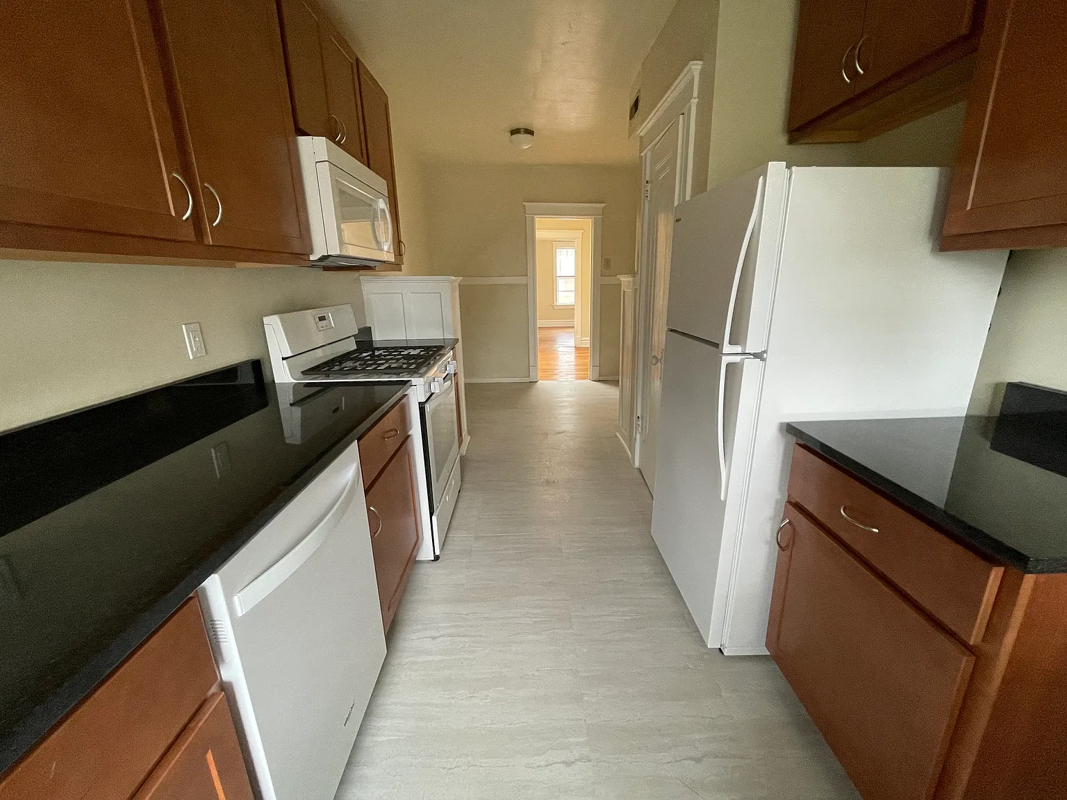 1 bed, 915 sqft, $1,095 — Photo 4