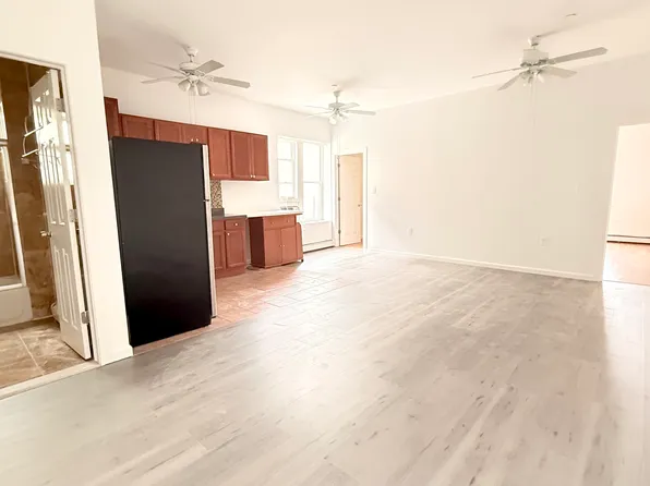 712 Banner Ave, Brooklyn, NY