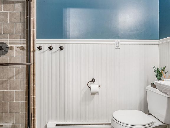 4th image of 3205 Jonquil Dr