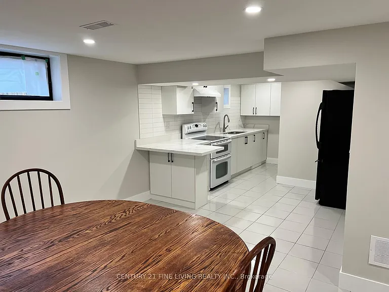 26 Jardine Pl — Photo 8