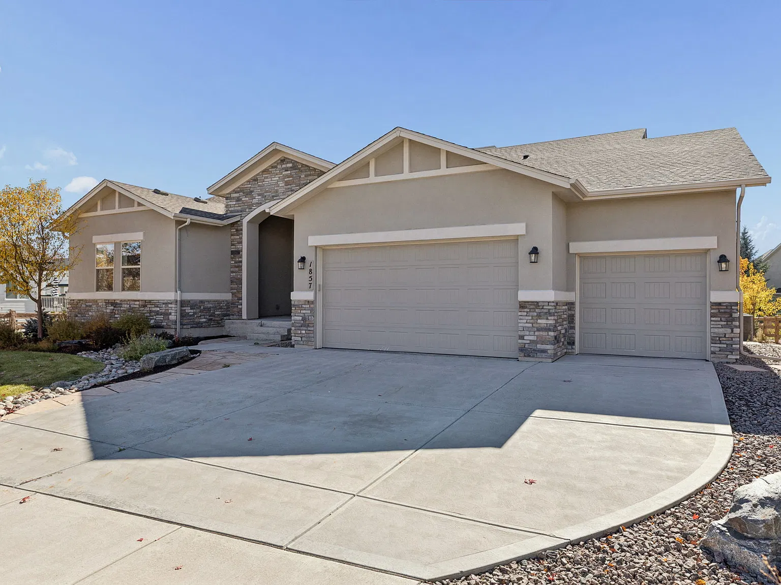 5 bed, 4528 sqft, $3,600 — Photo 3