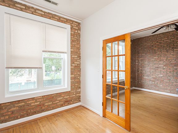 5th image of 823 N Damen Ave APT 2F