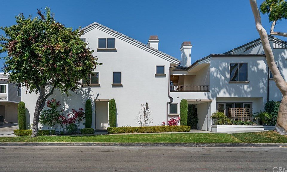 1st image of 601 Poinsettia 1/2 Ave