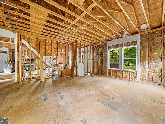 4th image of 2847 Lakeshore Dr