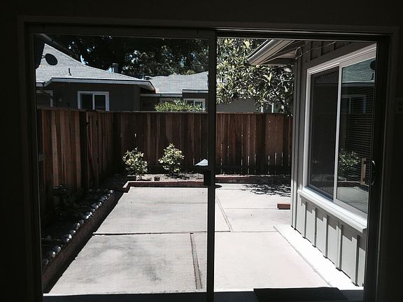 5th image of 1533 Carmel Dr