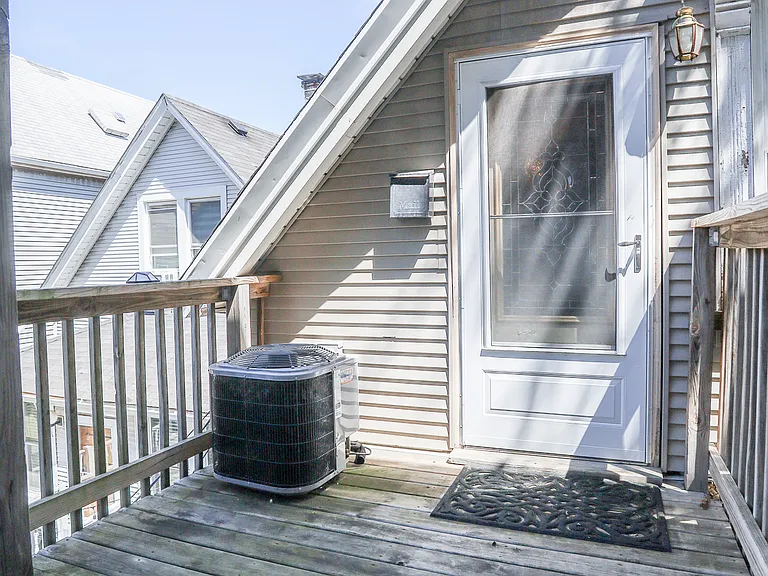 1134 W Wellington Ave #2 — Photo 9