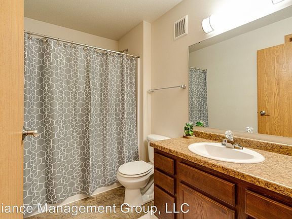 5th image of 2055 Dakota Dr N APT 304