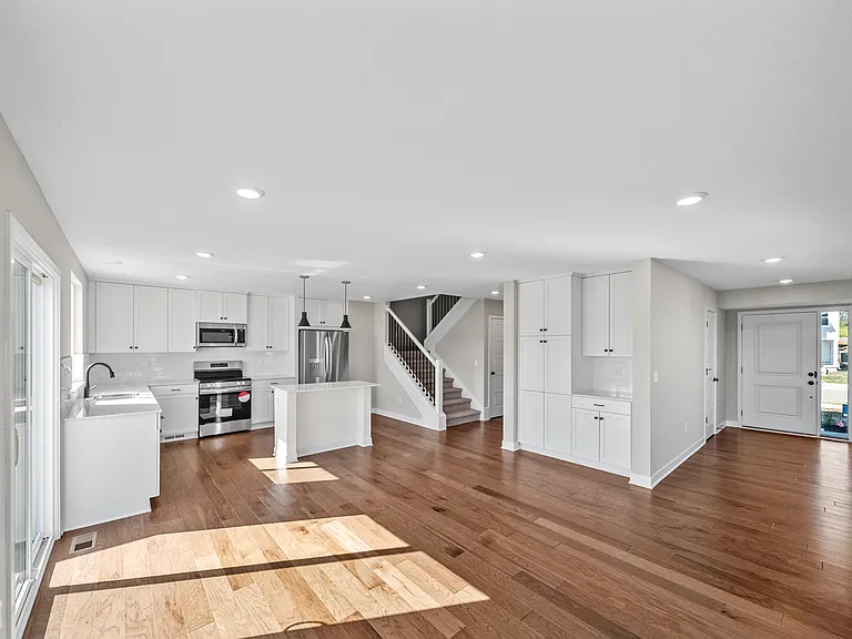 3721 SW Clayton Pl — Photo 8