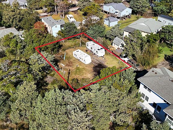 4th image of 70 Beach Rd #110
