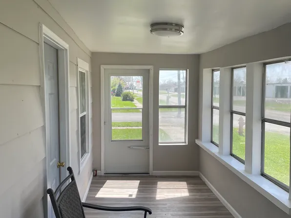 24 Main St, Ashley, OH 43003