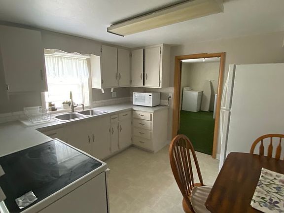 4th image of 4126 S 51st St #2