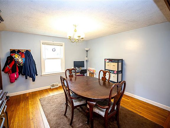 4th image of 122 Traister Dr