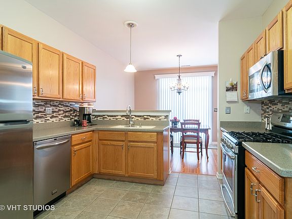4th image of 3010 Pleasant Plains Dr #3010
