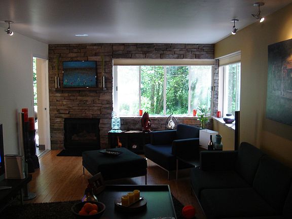 Remote gas fireplace