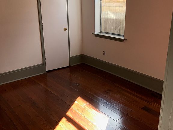 5th image of 2220 Urquhart St